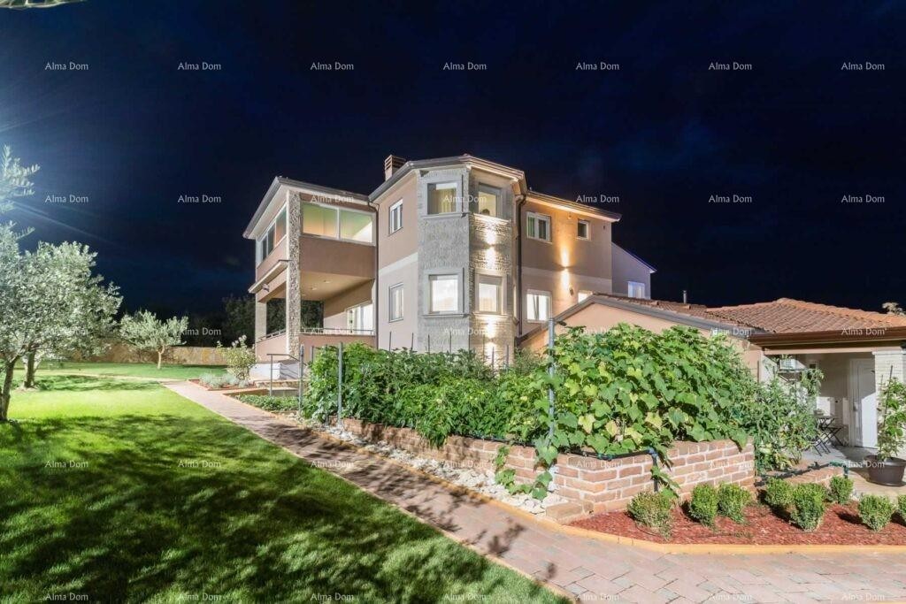 Красивая вилла на большом участке! 18