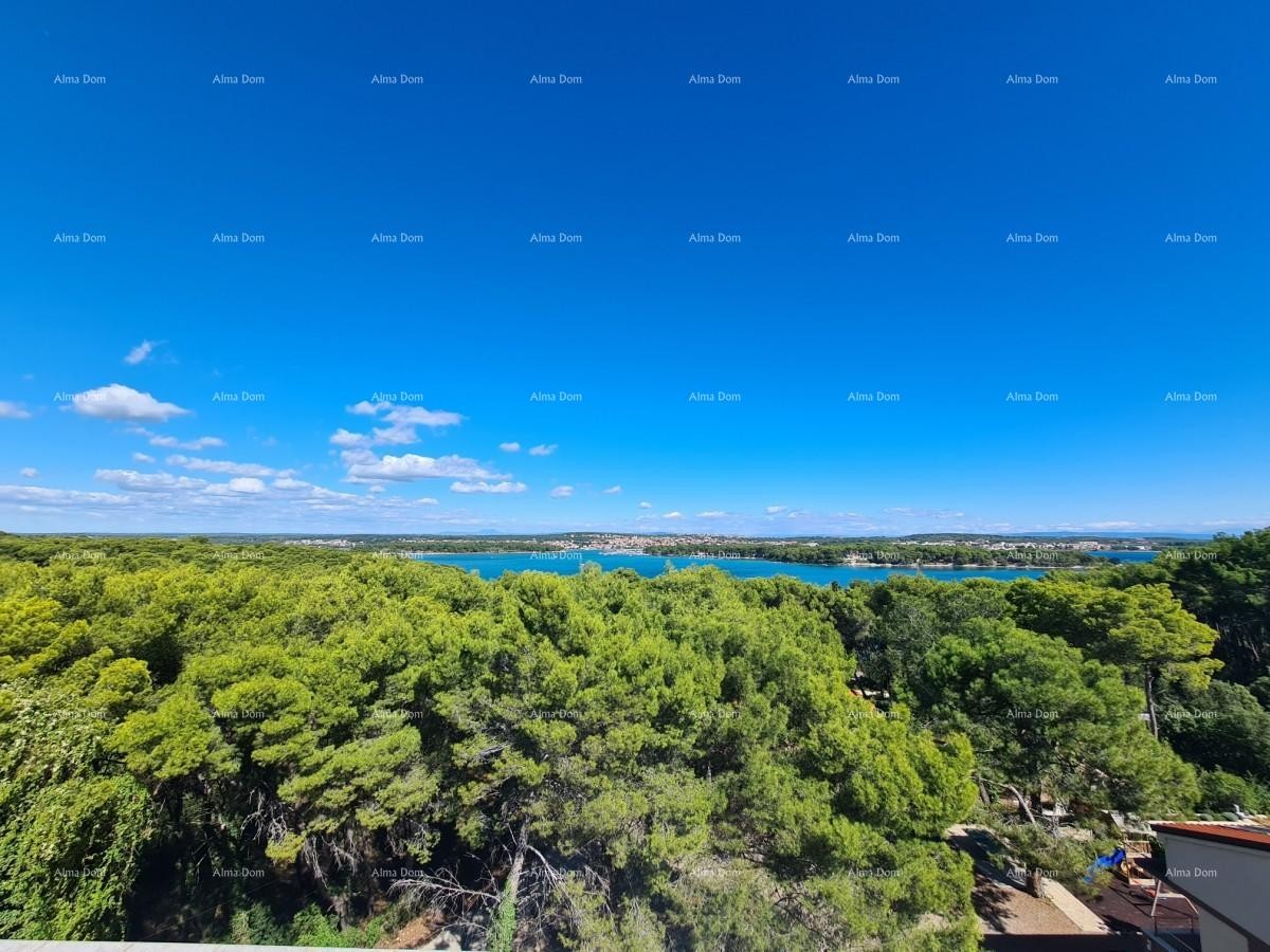 Trinadstropno stanovanje s strešno teraso! 100 metrov do morja. 41