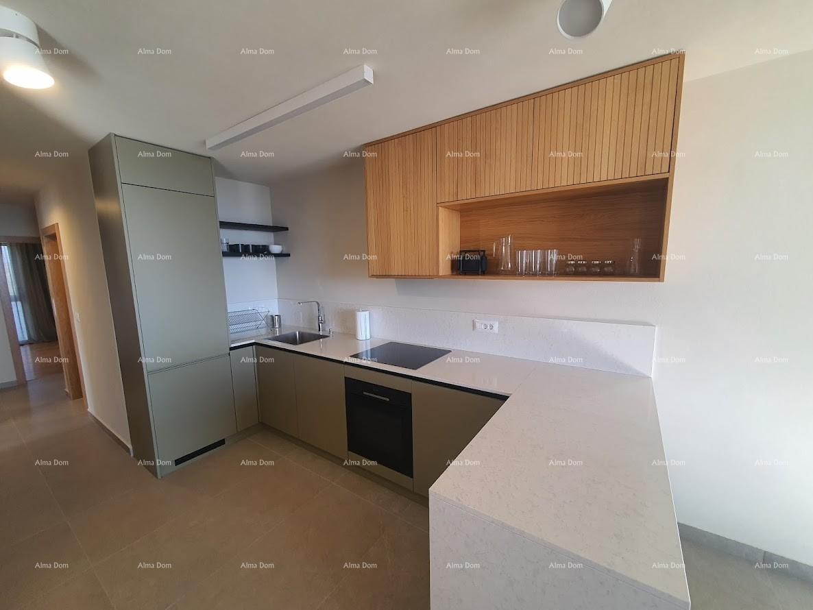 Лабин! Продается прекрасная двухкомнатная квартира с видом на море! 3