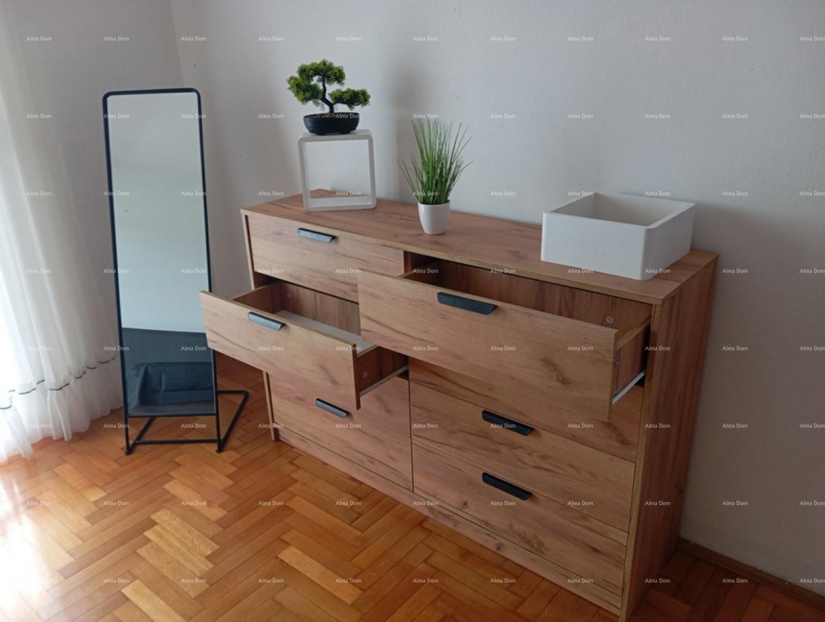 Prodaje se stan na odličnoj lokaciji u Puli-Veruda, blizina mora! 4