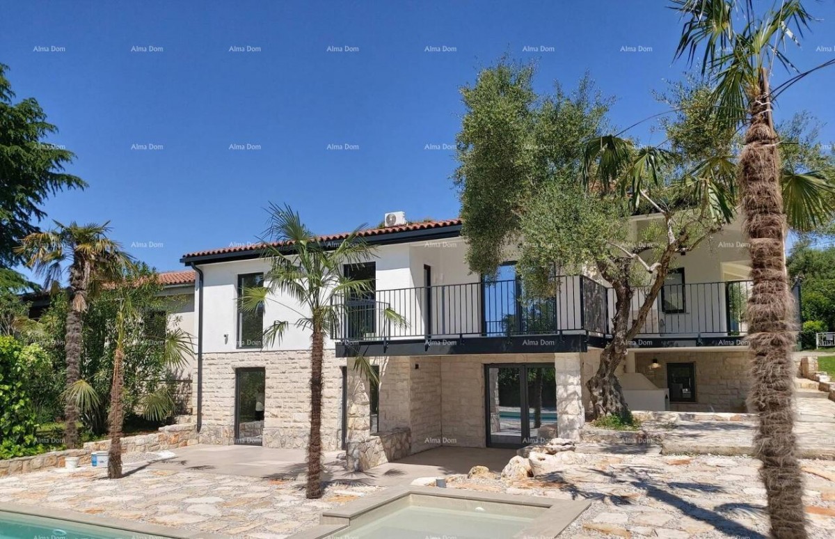 УМАГ – Дом с бассейном и тремя отдельными апартаментами 10