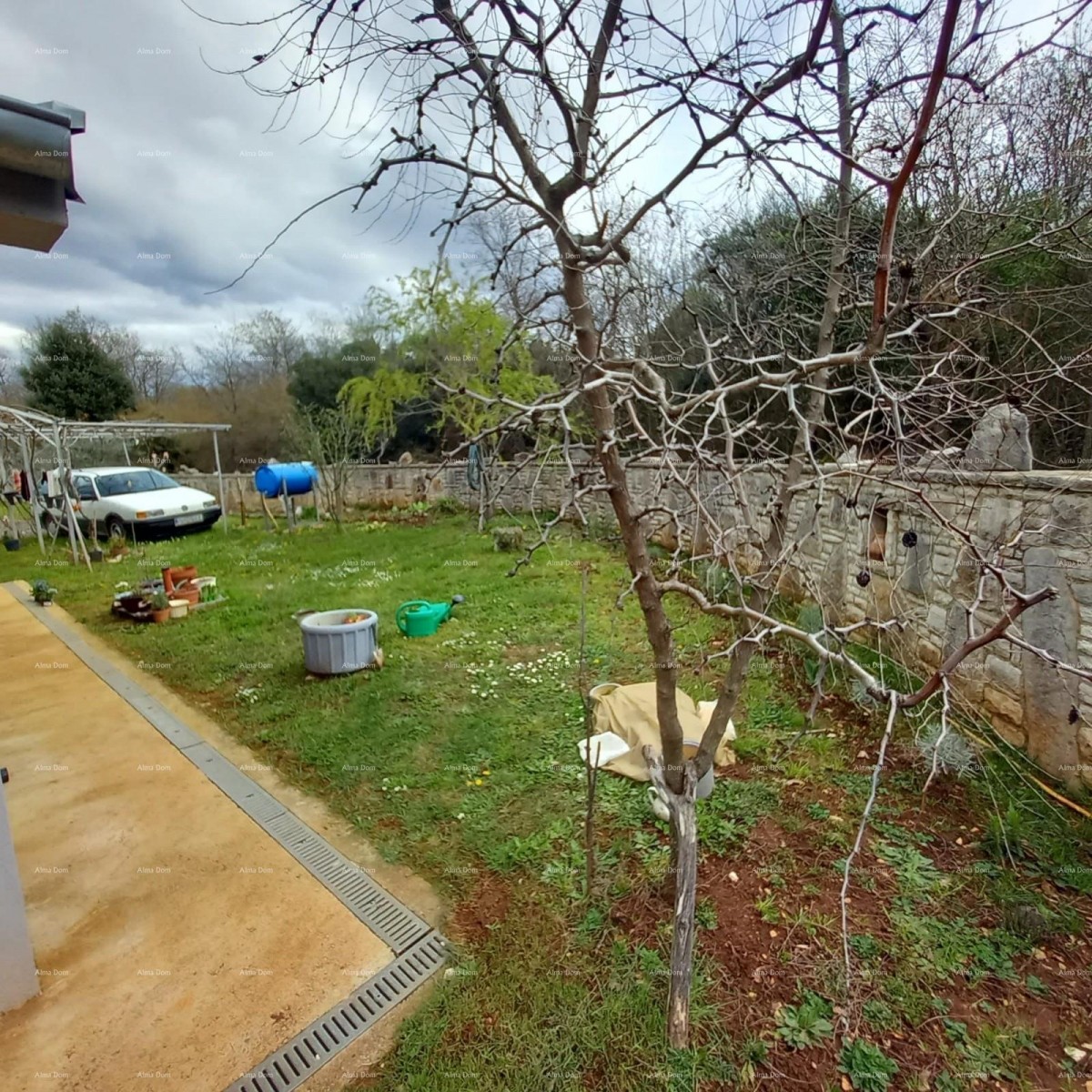 SAMOSTOJEĆA KUĆA S POMOĆNIM OBJEKTOM I PROSTRANOM OKUĆNICOM U ZAPADNOJ ISTRI 8