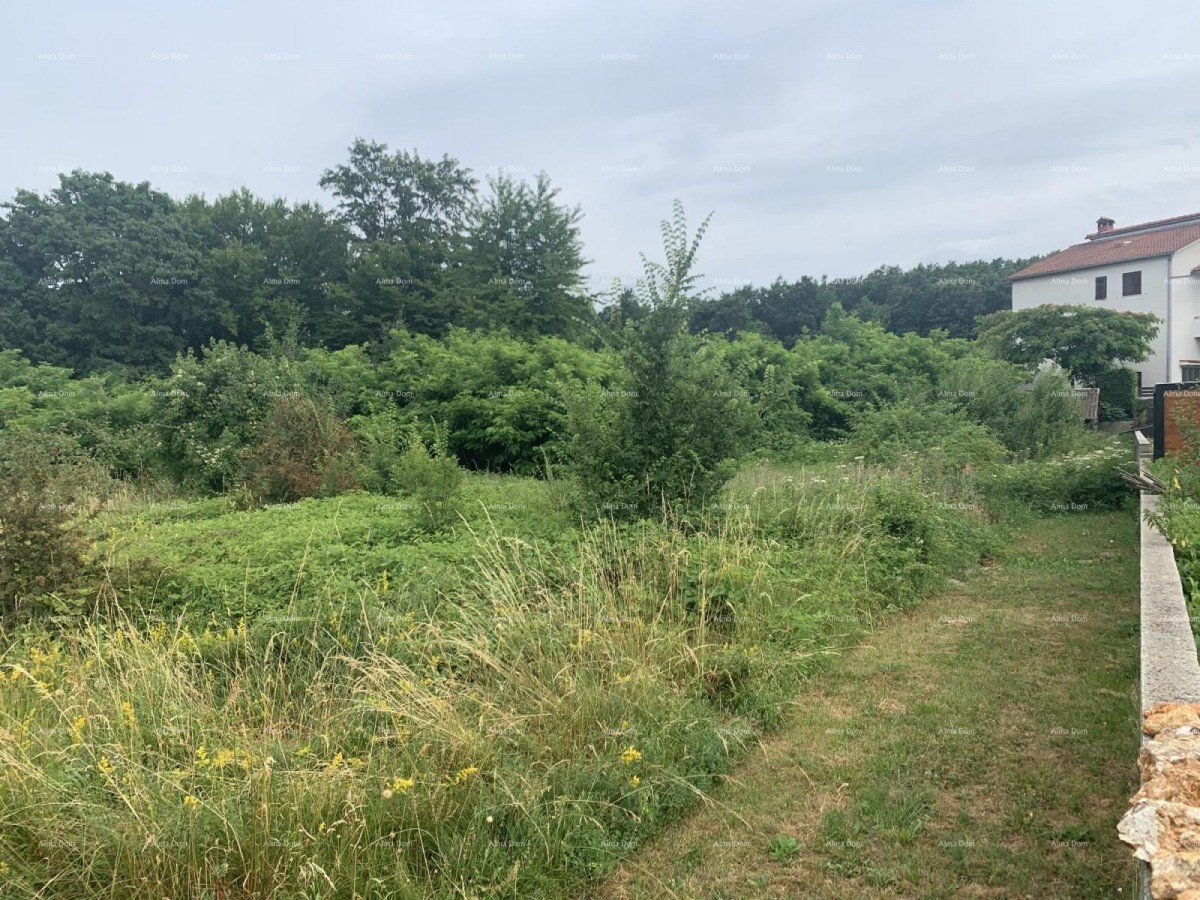 Pazin,  građevinsko zemljište površine 940 m² 2