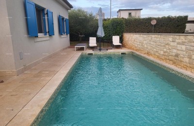 Новиград, одноэтажный дом с бассейном