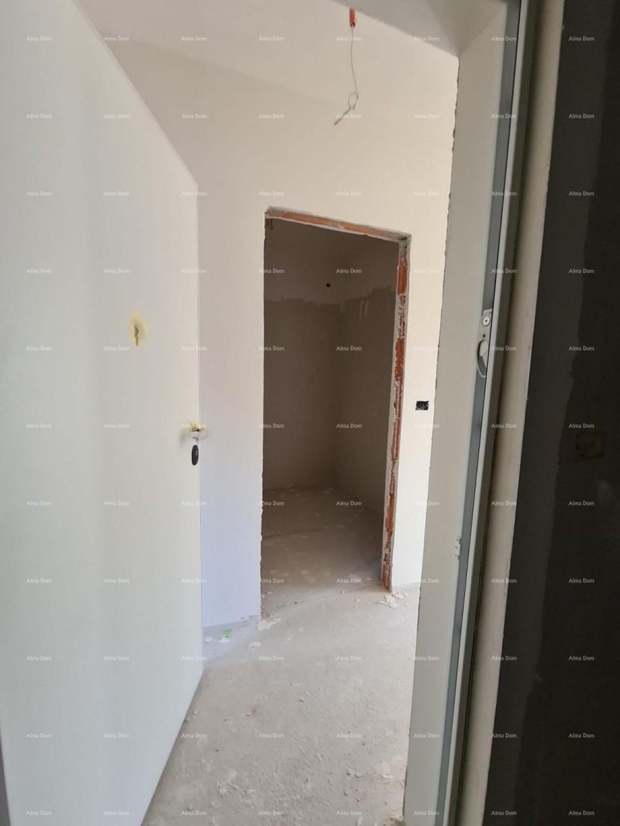 Prodaje se stan u Puli 12