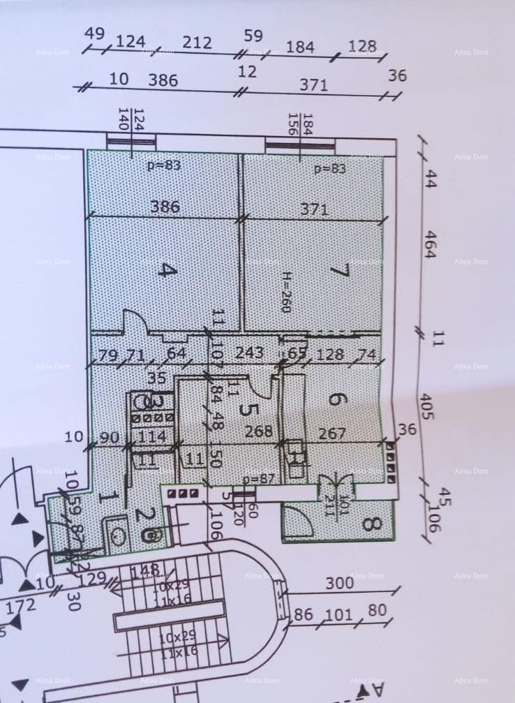 Pula – renoviran dvosobni stan u centru, 72,83 m². Stan se nalazi na glavnoj  tržnici. 23