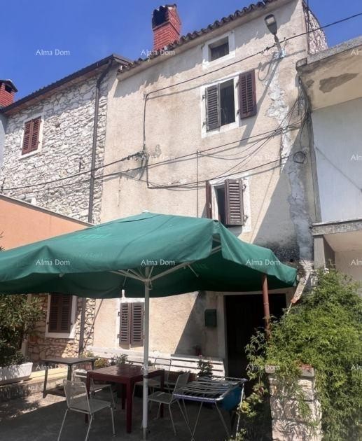 Na prodaju kamena kuća za renovaciju – okolica Buja 2