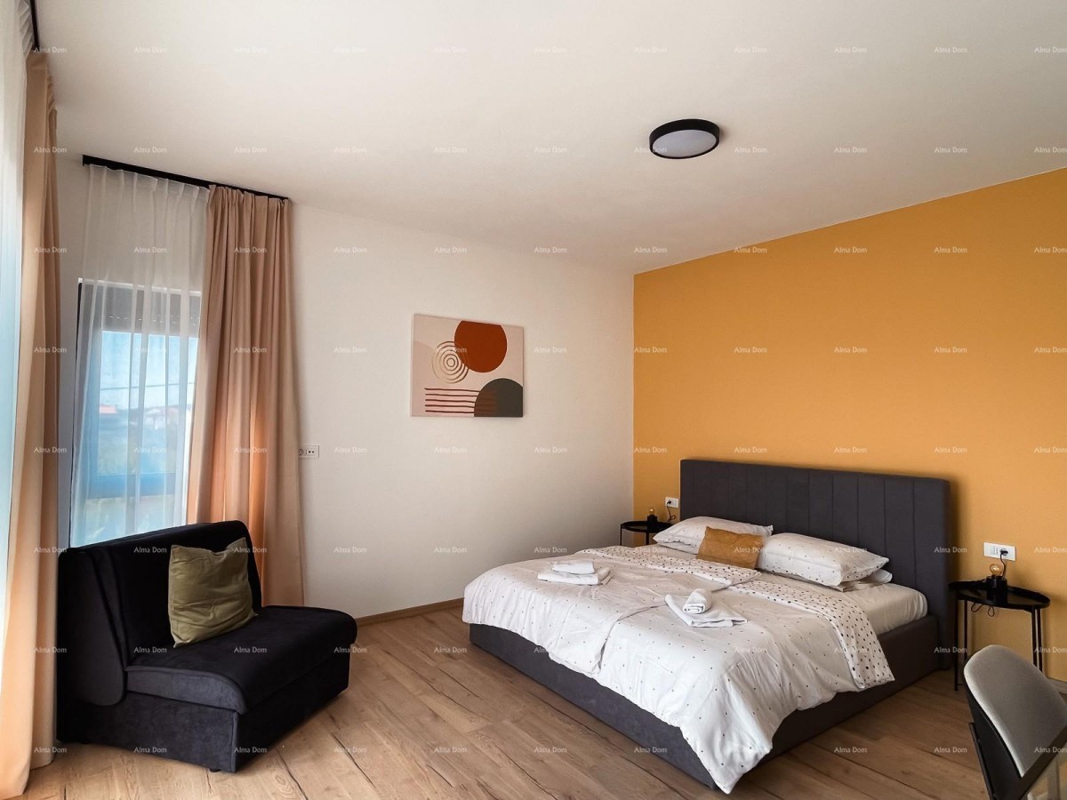 A newly built, modern two-story house with a swimming pool near the sea, Pomer! 16