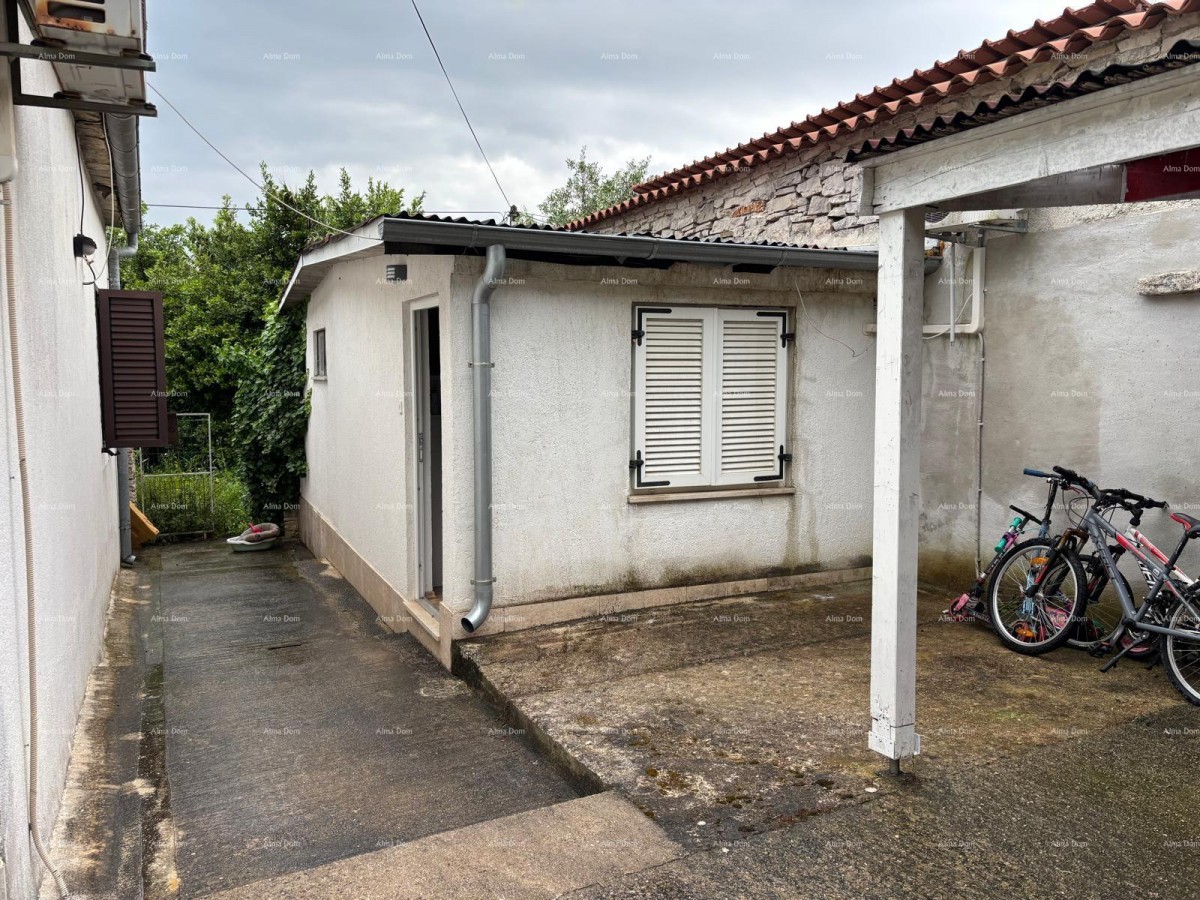 PULA - hiša na odlični lokaciji (2 ločena prostora) 4