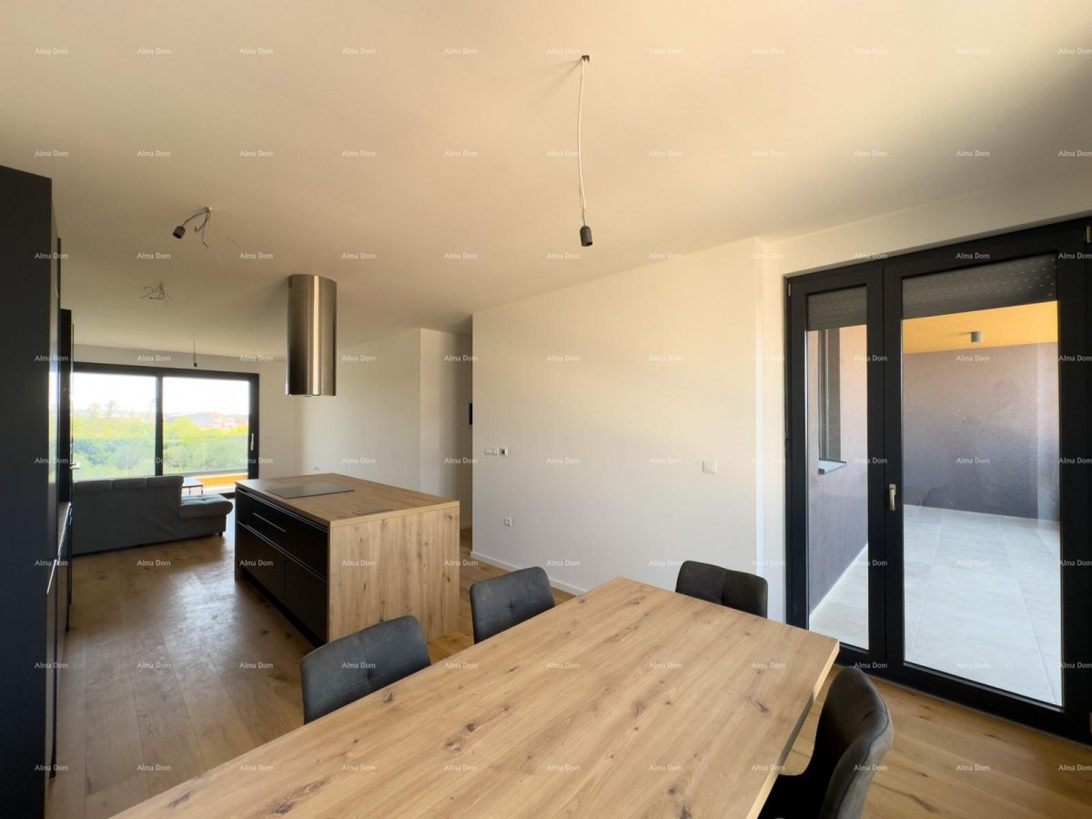 Spacious apartment in Pula with three bedrooms and modern amenities near the city center 5