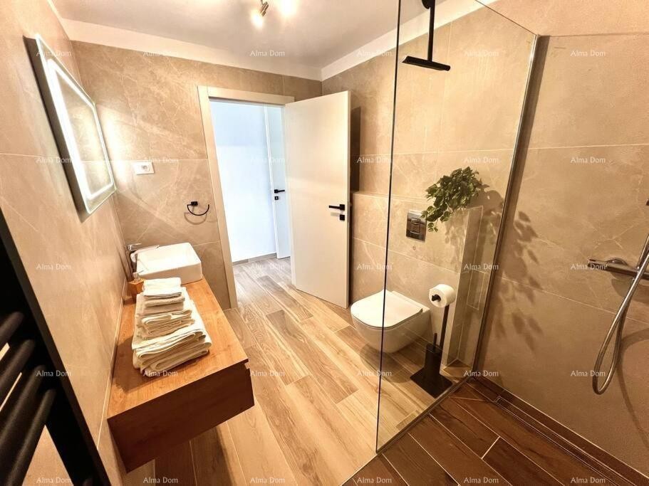 Prodamo lepo in moderno hišo, Poreč 29