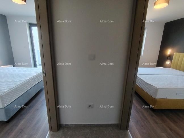 Top-notch three-bedroom apartment with a sea view, furnished 26