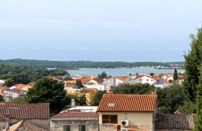 Renovated and fully furnished house with a sea view, Medulin!