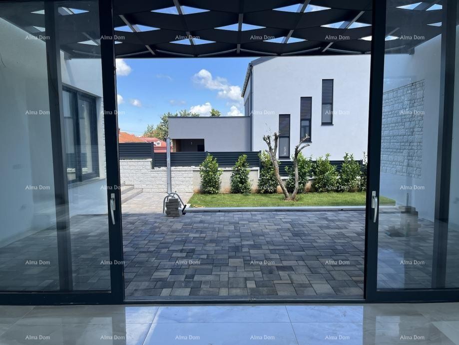 Modern villa for sale. 11