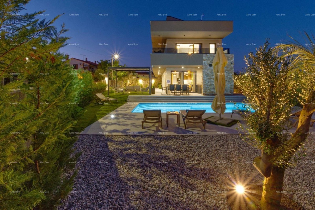 Moderna vila z bazenom in savno, Marčana! 29