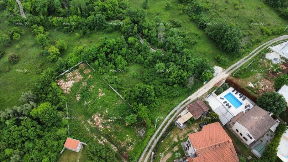 Building land 1,435 m² in the vicinity of Sveti Lovreč 1