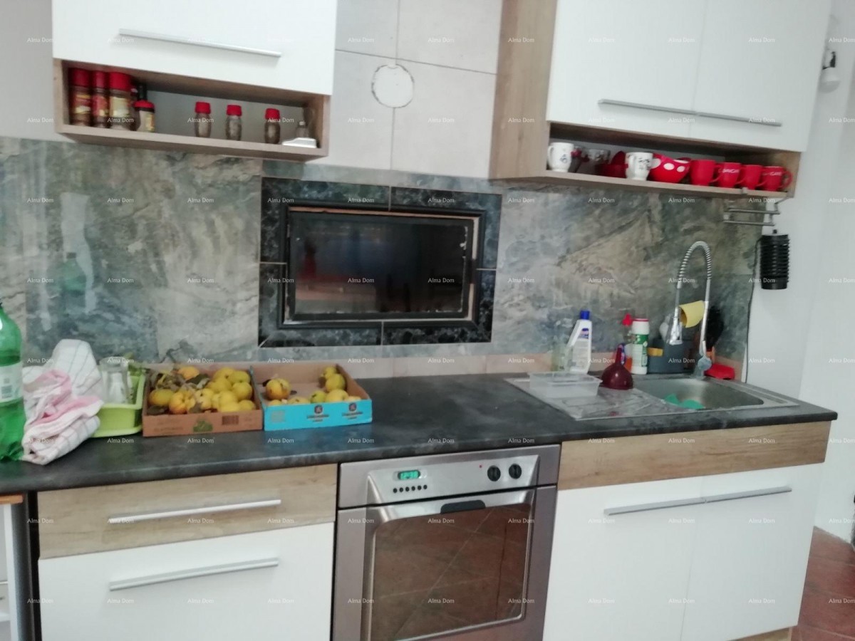 Prodaje se  kuća 95m2 na velikoj parceli od 2119 m2,  udaljena od mora 1800m, Umag 7