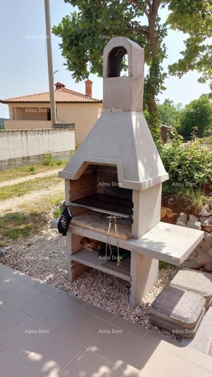 Дом с прекрасным видом на горы, террасой, садом, барбекю и частной парковкой. 22