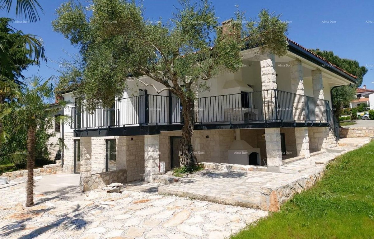 УМАГ – Дом с бассейном и тремя отдельными апартаментами 8