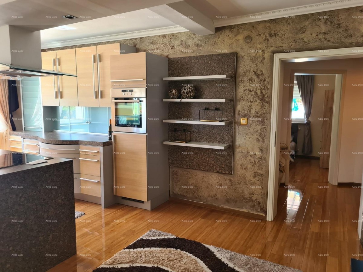 Na prodaju kuća s bazenom – Valtura 7