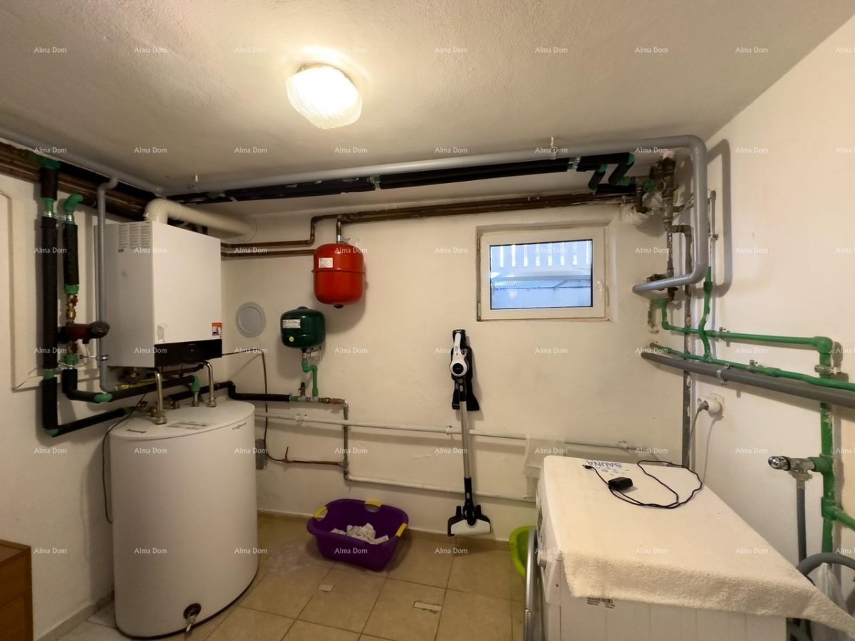 Velika hiša s 4 stanovi - Peščena uvala! 10