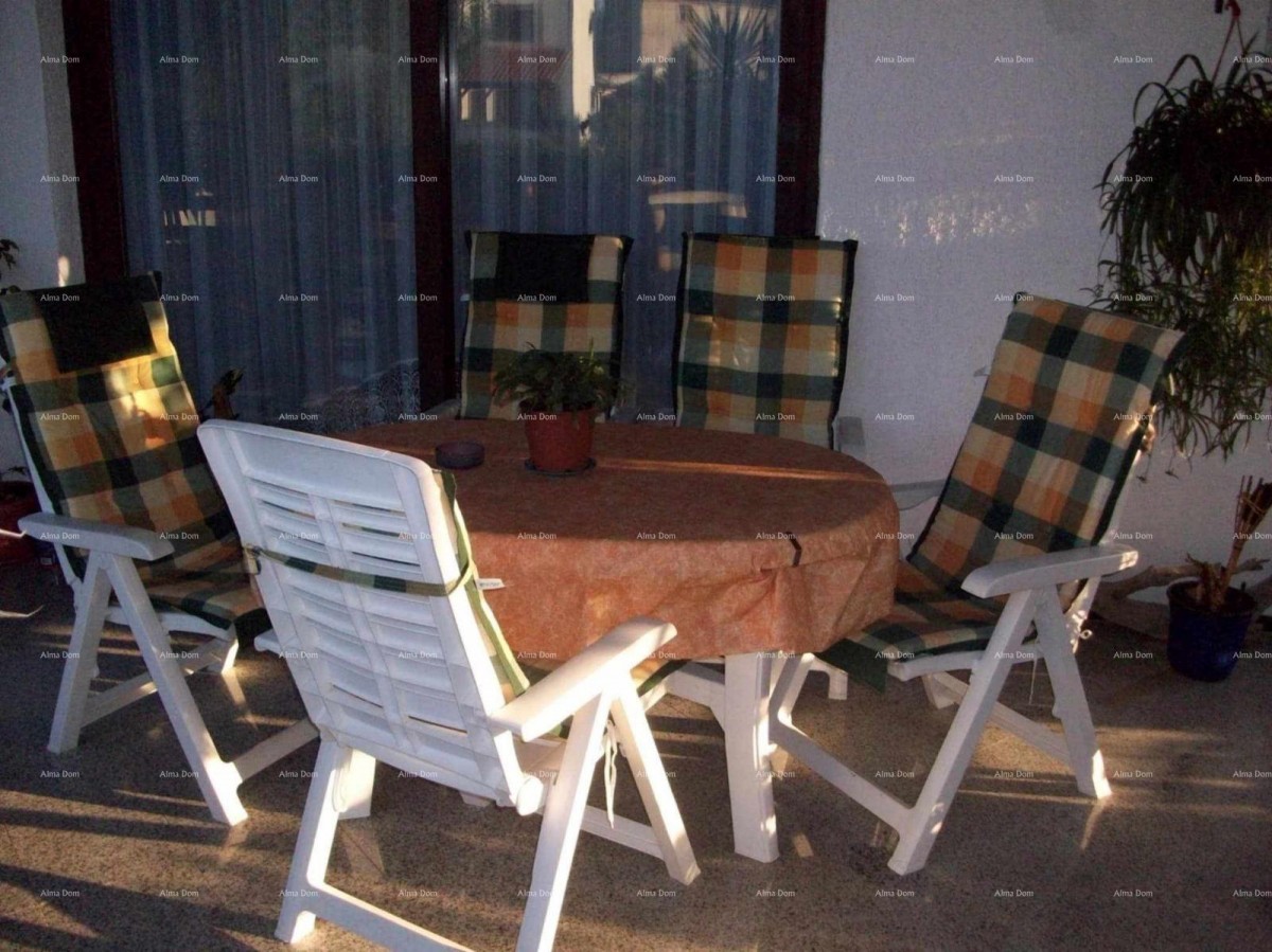 Prodaje se  kuća sa tri stana, Umag 28