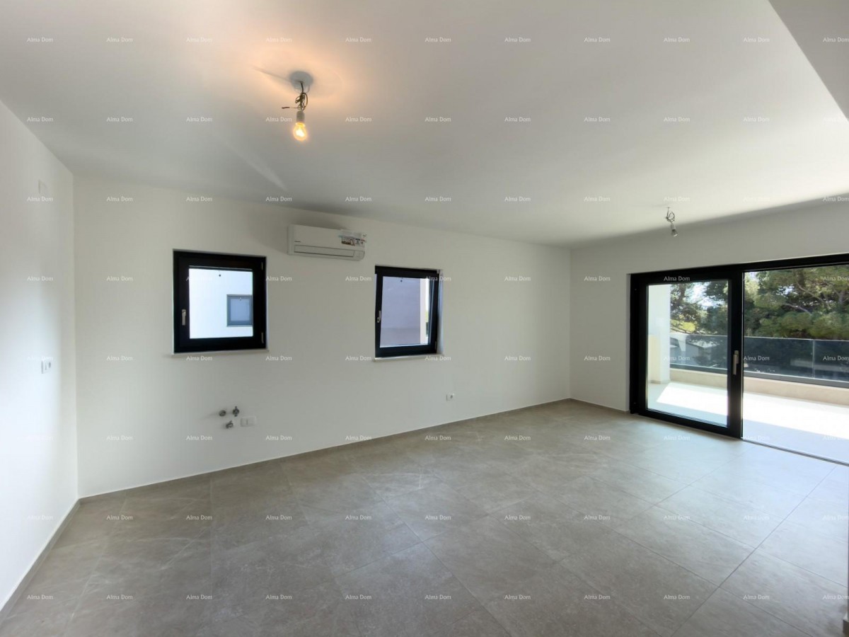 Новая постройка в отличном месте. 7