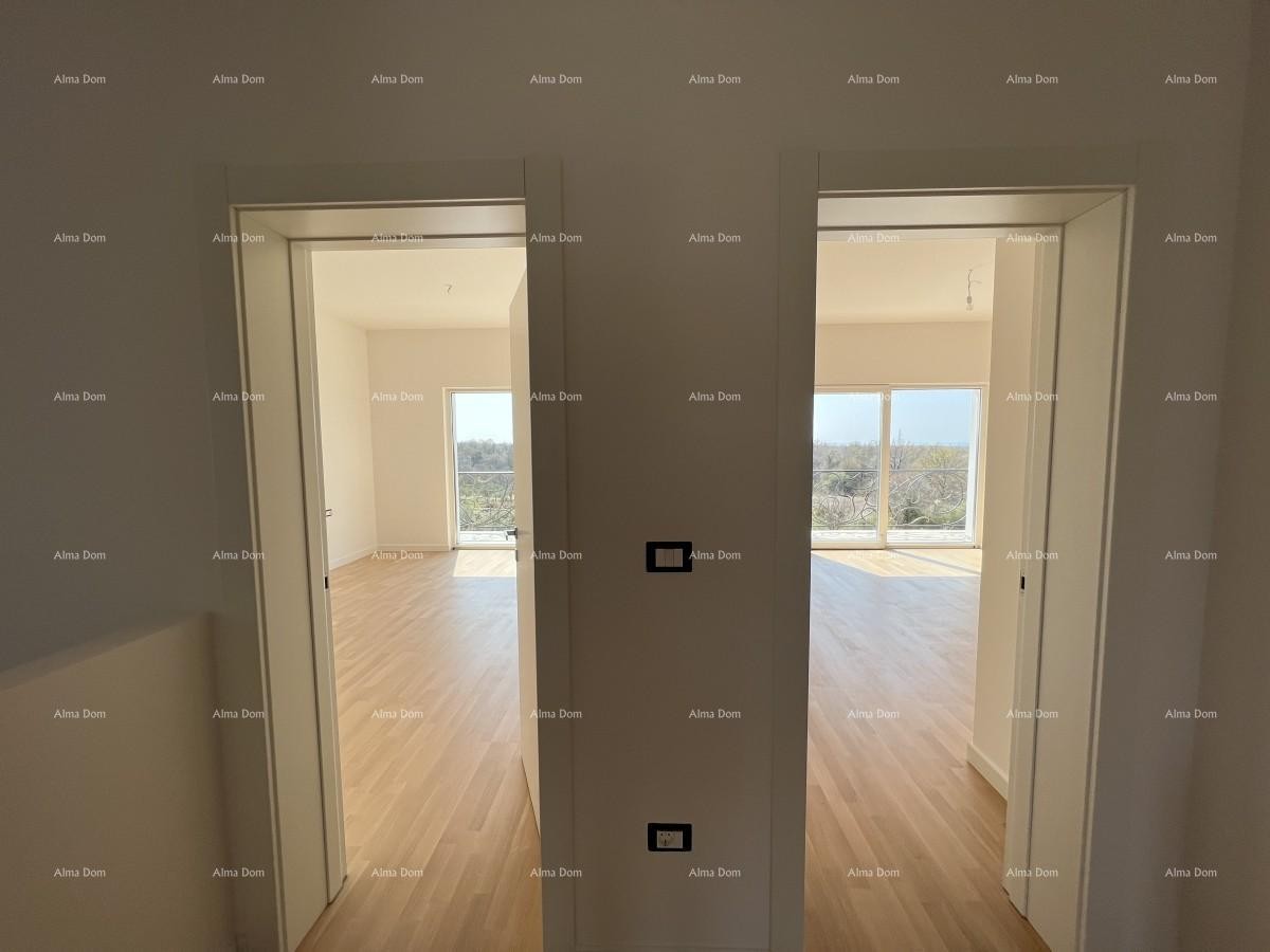 New house with a pool, modernly furnished. 7 km to the center of Poreč. 17