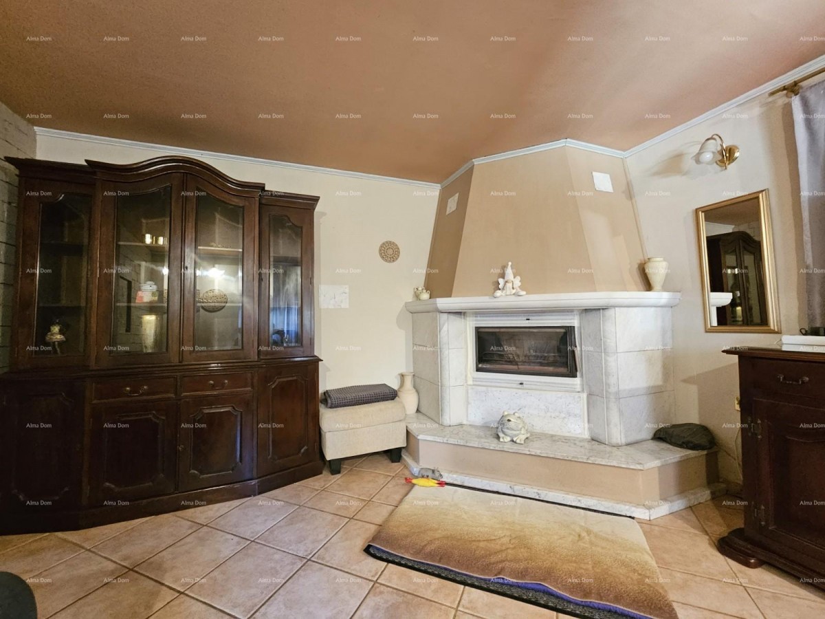House with two residential units and great development potential – first row to the sea, Umag 13