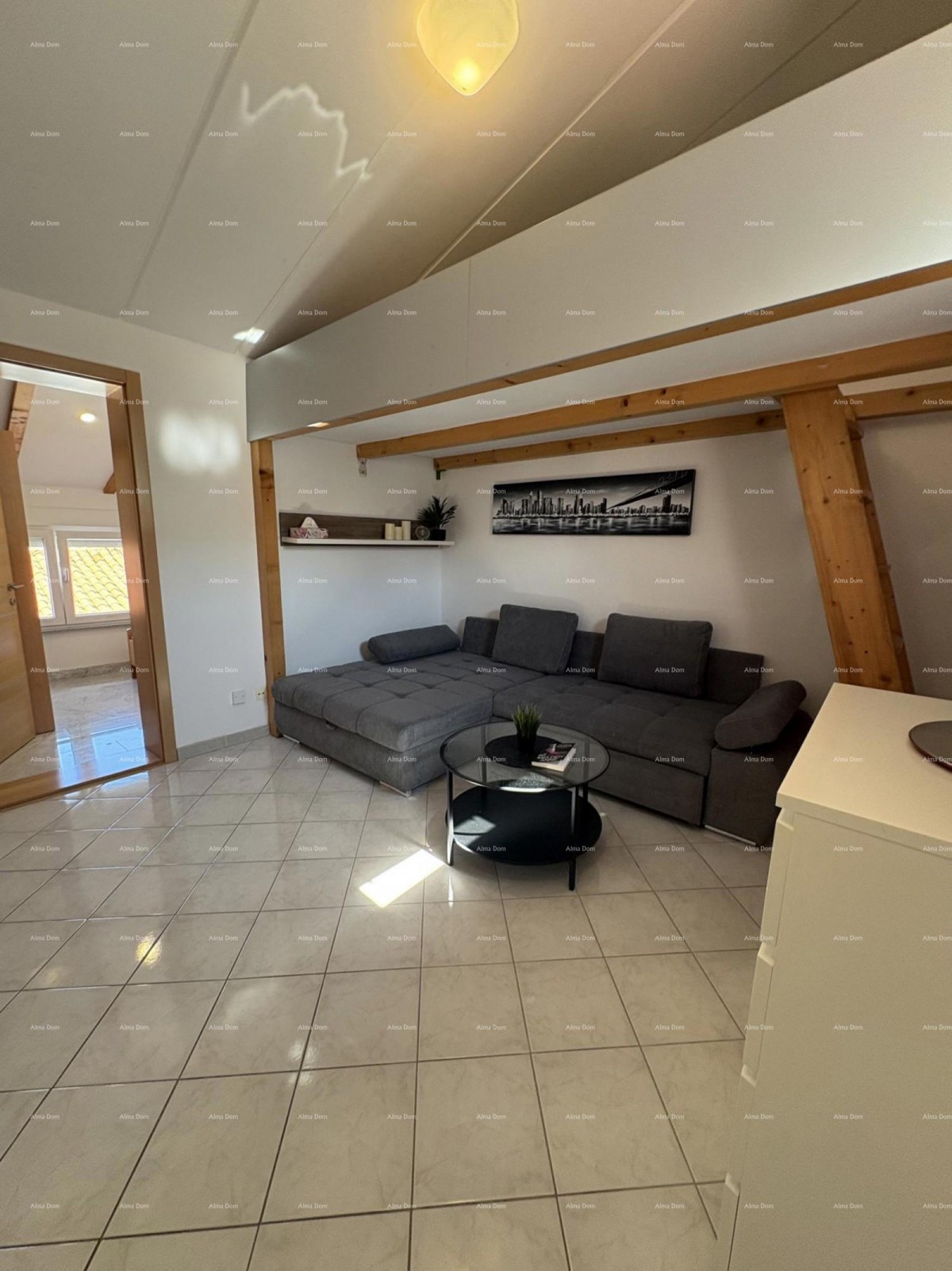 Barbariga – Apartment with Gallery and Sea View, 5 Minutes from the Beach 1
