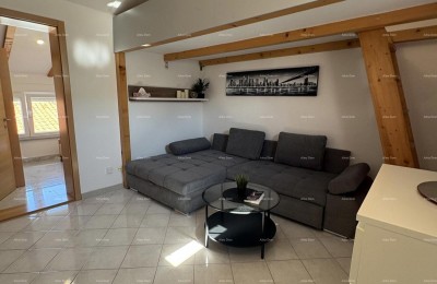 Barbariga – Apartment with Gallery and Sea View, 5 Minutes from the Beach