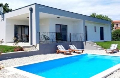 A single-storey house with a swimming pool in the vicinity of Marčana is for sale