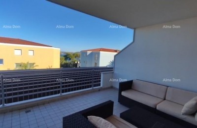 Prodaja - stan u atraktivnom stambenom kompleksu s pogledom na more! 200m od mora i plaža, Umag!