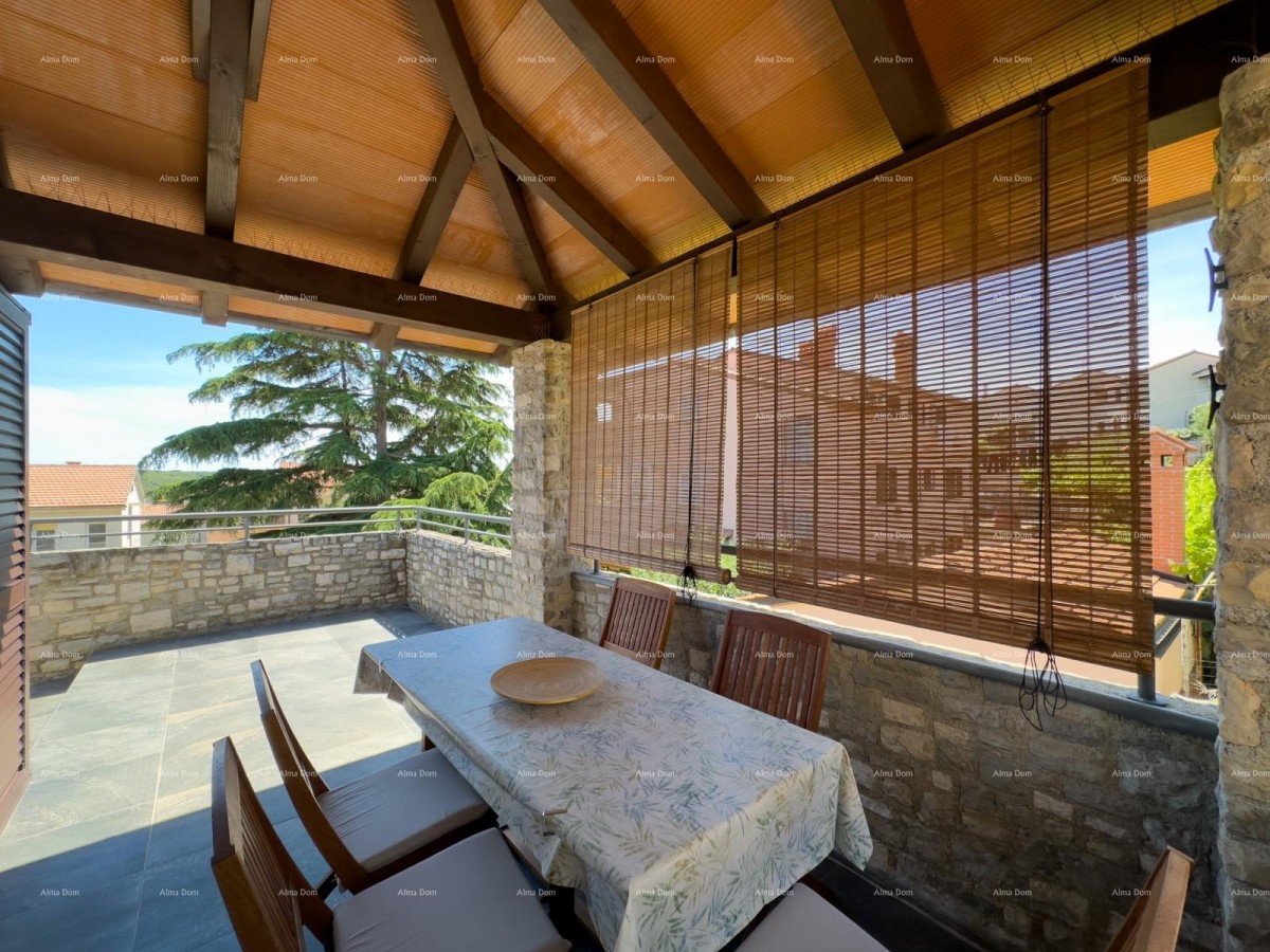 Bellissima casa con piscina a Pola, ideale per famiglie o investimento. 46