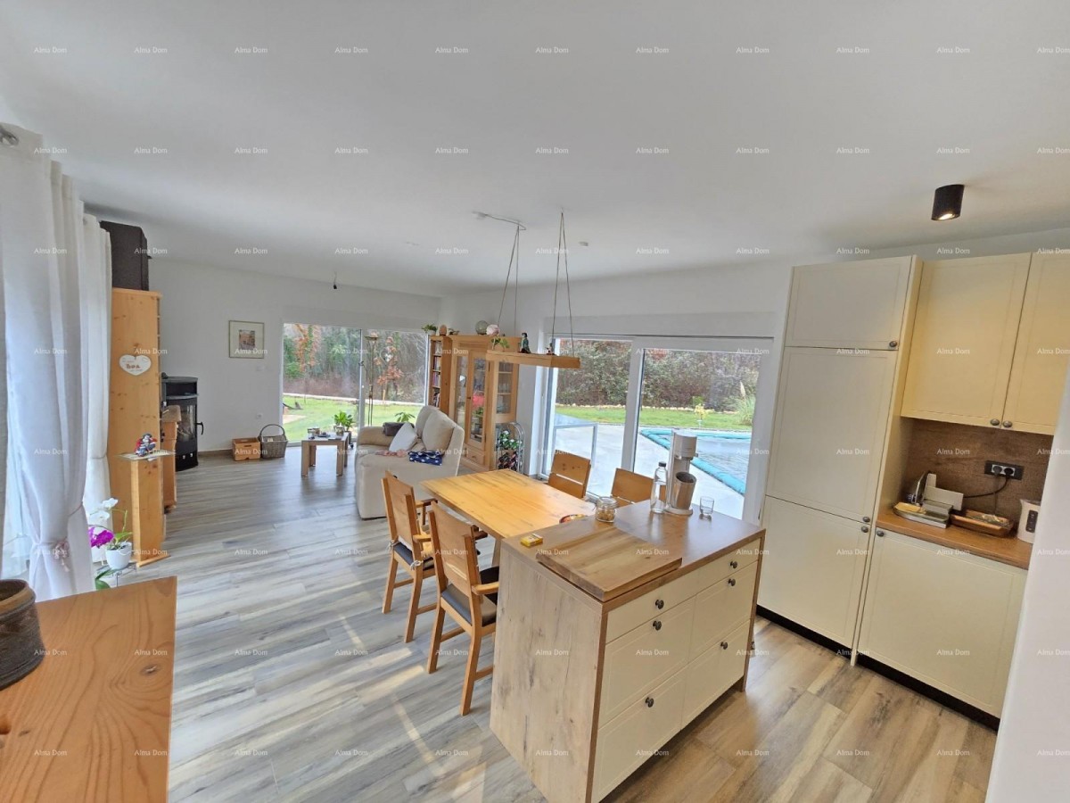 Самостоятельный одноэтажный дом с бассейном! 10