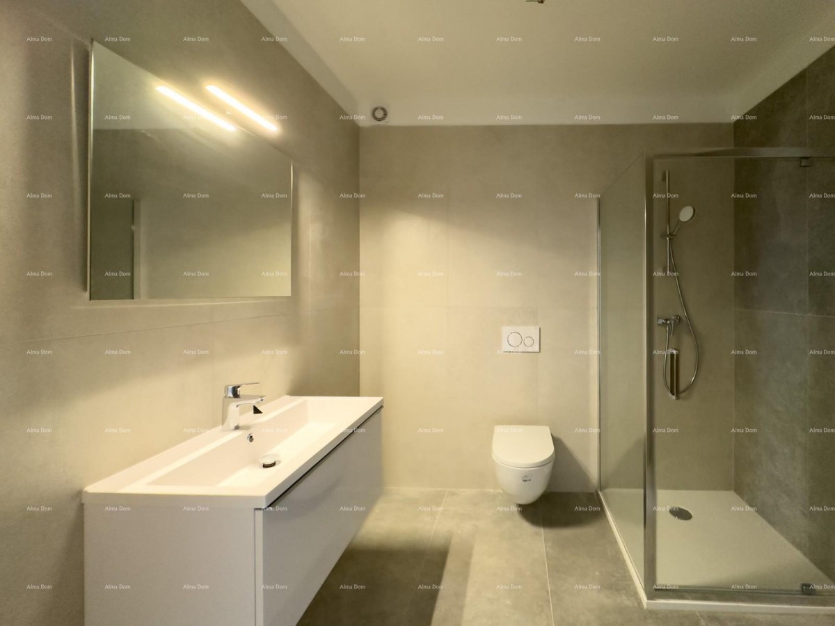 Spacious apartment in Pula with three bedrooms and modern amenities near the city center 23