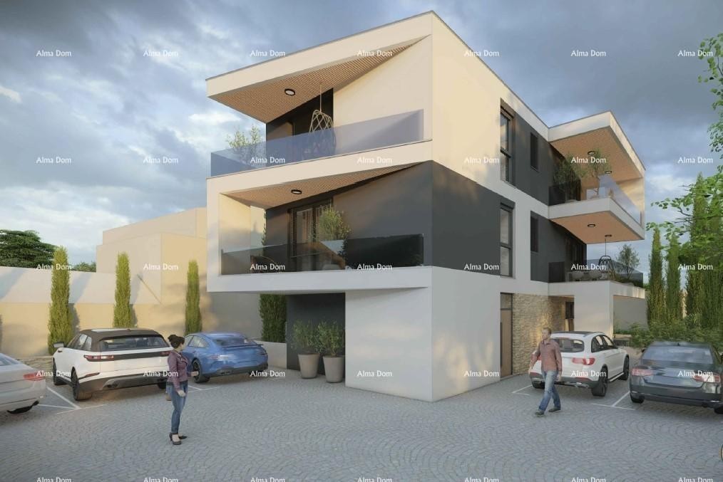 Dvosoban stan z velikim vrtom 100 metrov do obale. 3