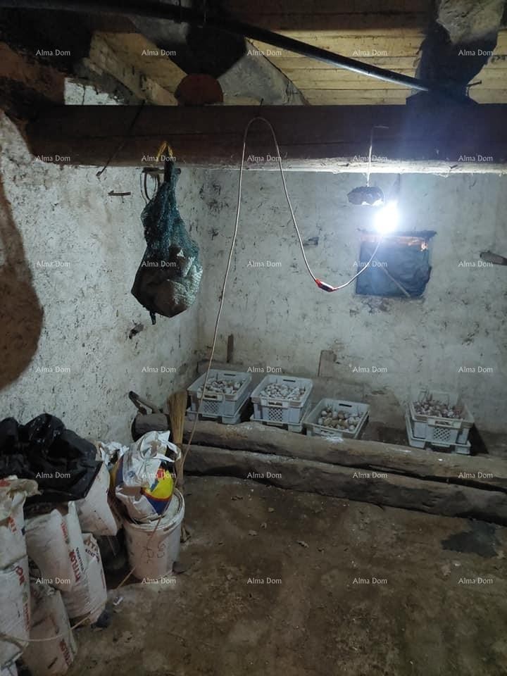 A house for renovation is for sale 11