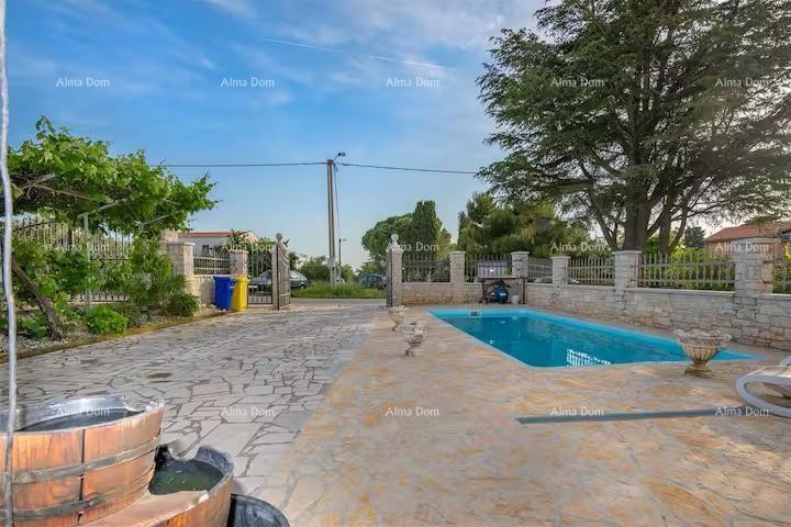 Отличная возможность! Продажа - привлекательный дом с бассейном и ухоженным участком, Банйоле! 8