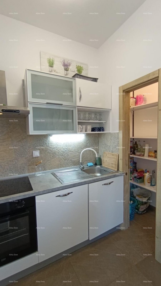 Appartamento con terrazza, posto auto e piscina comune – Premantura 9