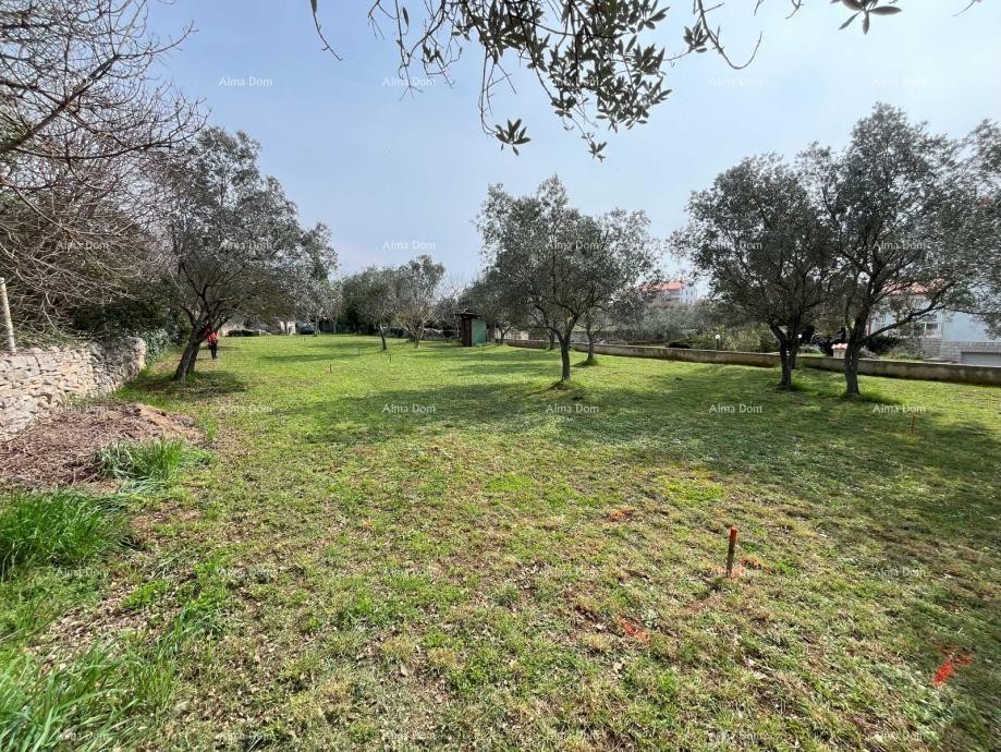 Перой, земельный участок площадью 1336 м² 5