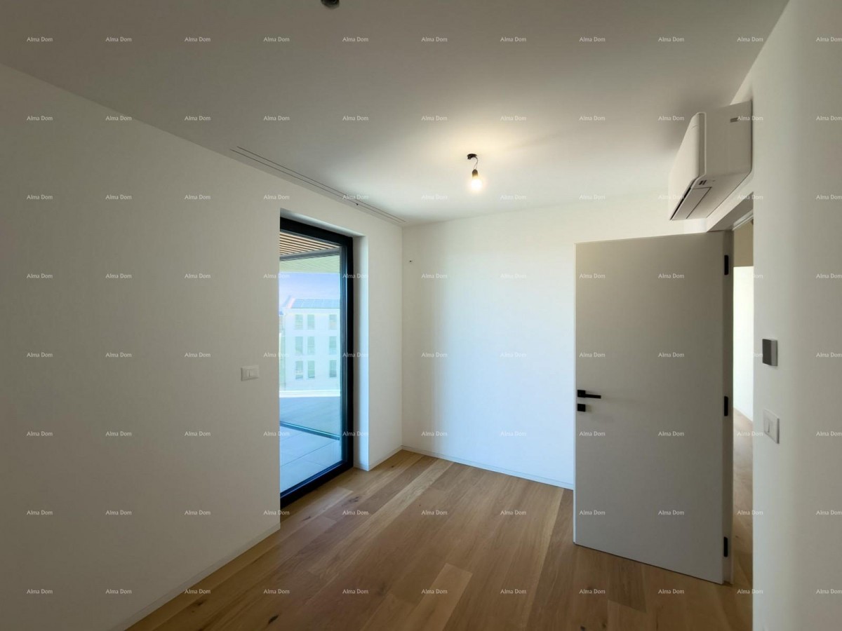 Sale of apartments in a residential-commercial building with a sea view, center of Umag! / S9a 7