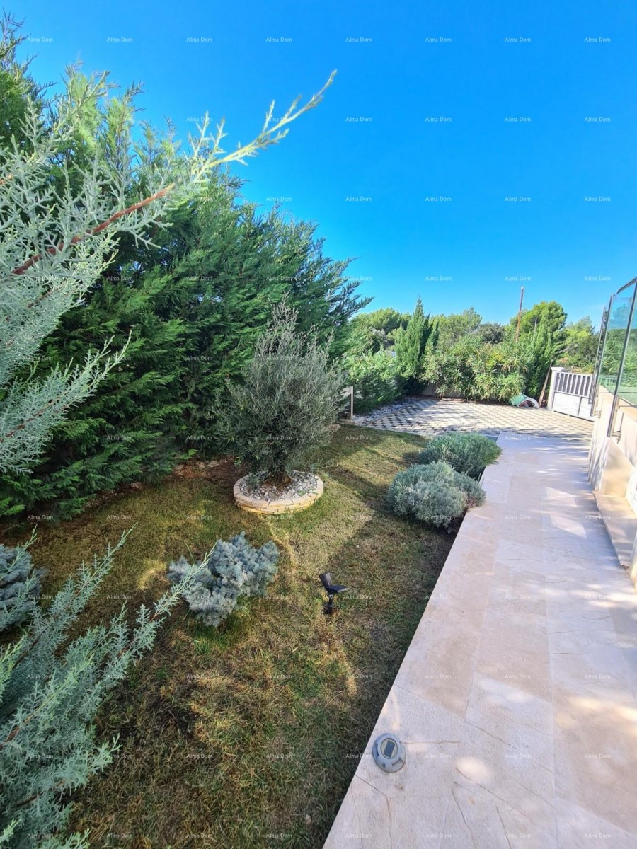 Peroj!  Stanovanje z dvoriščem! 22