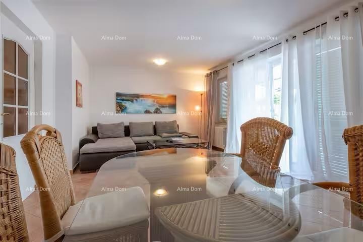 Отличная возможность! Продажа - привлекательный дом с бассейном и ухоженным участком, Банйоле! 17