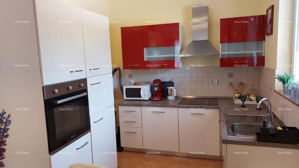 Дом с прекрасным видом на горы, террасой, садом, барбекю и частной парковкой. 7