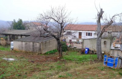 A house with a garden in Bale is for sale