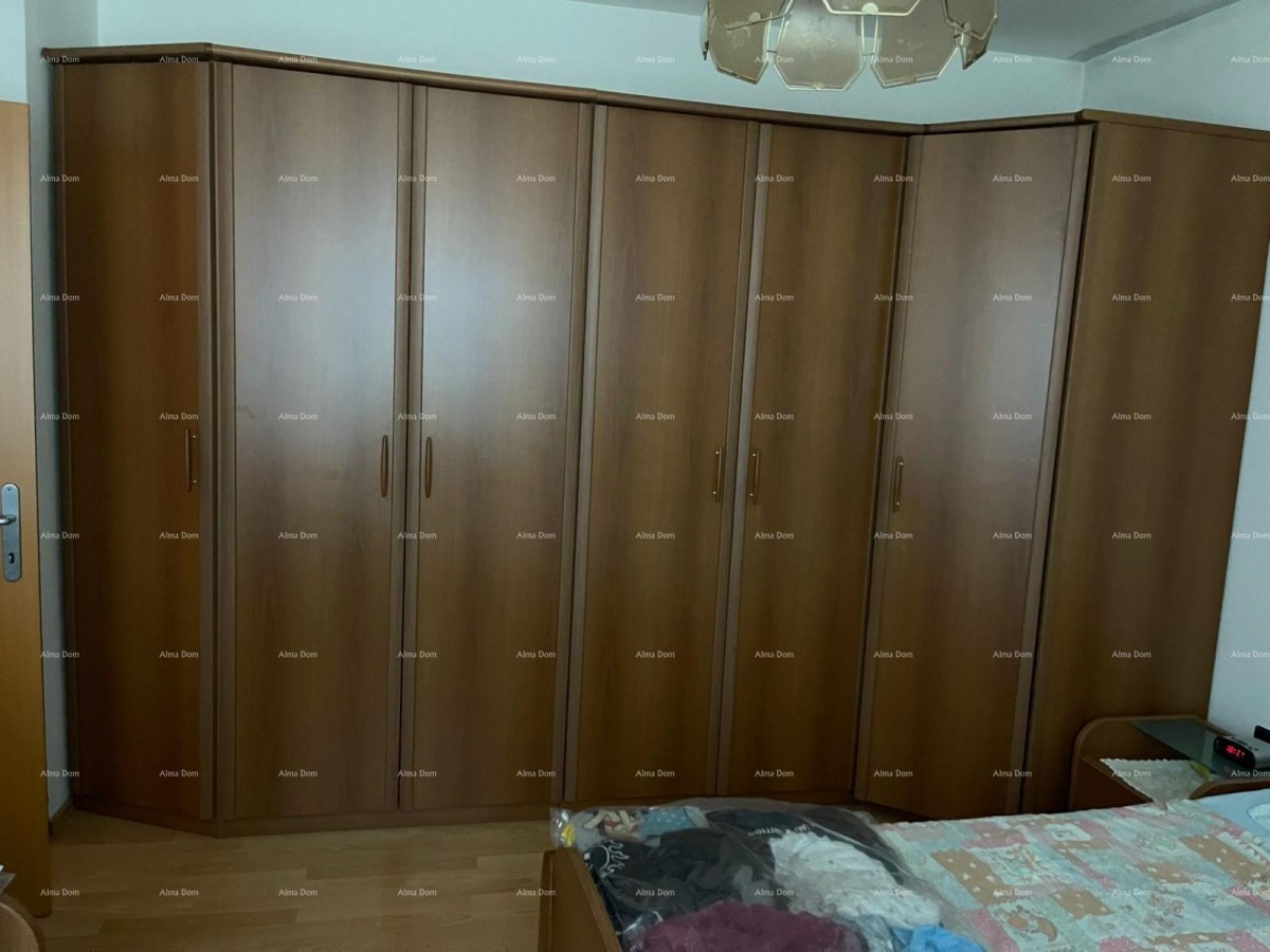 Umag! Kuća s velikom okućnicom i terasom. 24