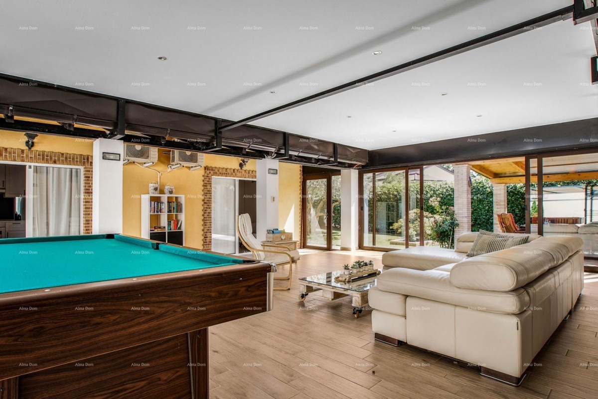 Vendita di due case collegate a Pomer 10