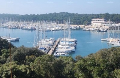 Prodaja - Luksuzni stan s pogledom na more, Pula, Veruda