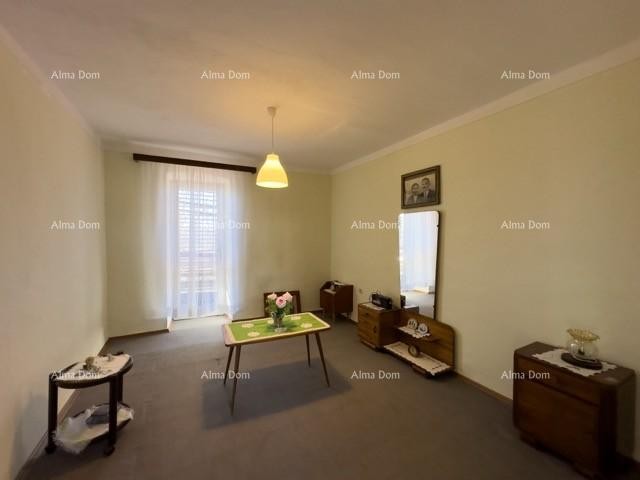 Мы продаем большой отдельно стоящий дом с просторным двором! 24